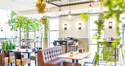 Cozy Lodge Near the Beach