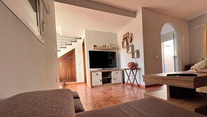 Living area - House with pool in Malaga (Sierra de Yeguas)