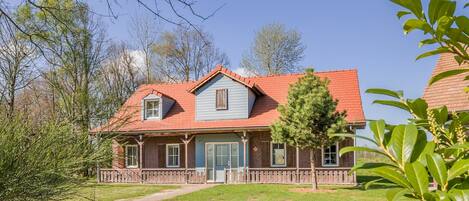Villa | Exterior