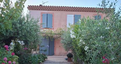 Chambre Dans Maison D'hôte Récente. A L'étage. WC Indépendant, TV, Wifi