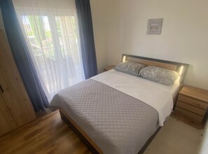 1 habitación, tabla de planchar con plancha, wifi y ropa de cama 