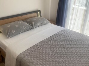 1 bedroom, iron/ironing board, WiFi, bed sheets - Apartments Danijela & Vlado - One Bedroom Apartment with Balcony and Garden View (Lopar)