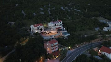 Esterni