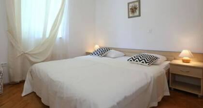 Beachfront Apartments Tamarix - One Bedroom Apartment with Partial Sea View