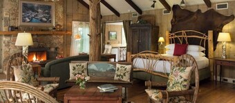 Dog Trot Entire House & Private Pool Texas BlissWood Unique Ranch with optional Safari!