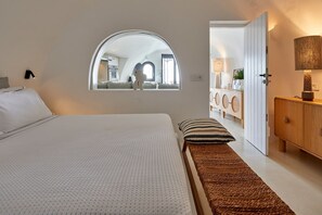 2 bedrooms, in-room safe, iron/ironing board, free WiFi