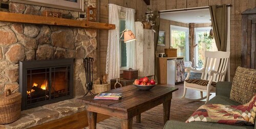 The Magnolia Suite Escape to an Authentic Texas Ranch with Unique Activities!