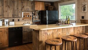 Unclassified image, 4 of 6, button - Cozy Loft Suite-Part of Dog Trot House-Shared Pool, Fireplace Ranch Fun Options (Cat Spring)