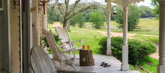 Cozy Loft Suite-Part of Dog Trot House-Shared Pool, Fireplace Ranch Fun Options