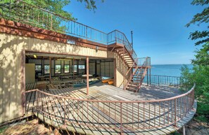 Quang cảnh ban công