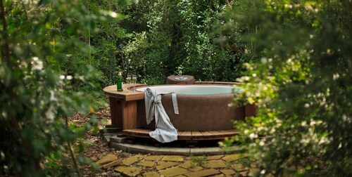 Romantic Mystic Woods Cabin~Private Hot Tub with Optional B&B & TX Ranch Activities!