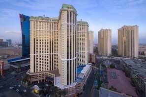 Exterior - F1 Formula 1 Marriott Grande Chateau Las Vegas Strip Villa - 8ppl, kitchen, wash (Las Vegas)