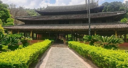Menglian Bafang Hotel