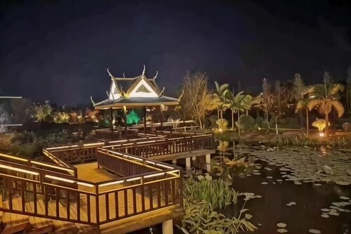 Menglian Bafang Hotel