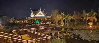 Menglian Bafang Hotel