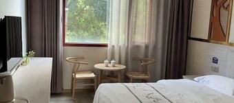 Menglian Bafang Hotel