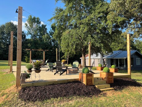 Charming 2-bedroom house close to Pearl River Resort and Neshoba Co Fairgrounds.