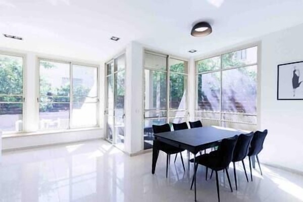 20f60135 1c8a 4255 9c8b 2cf960fa1d74