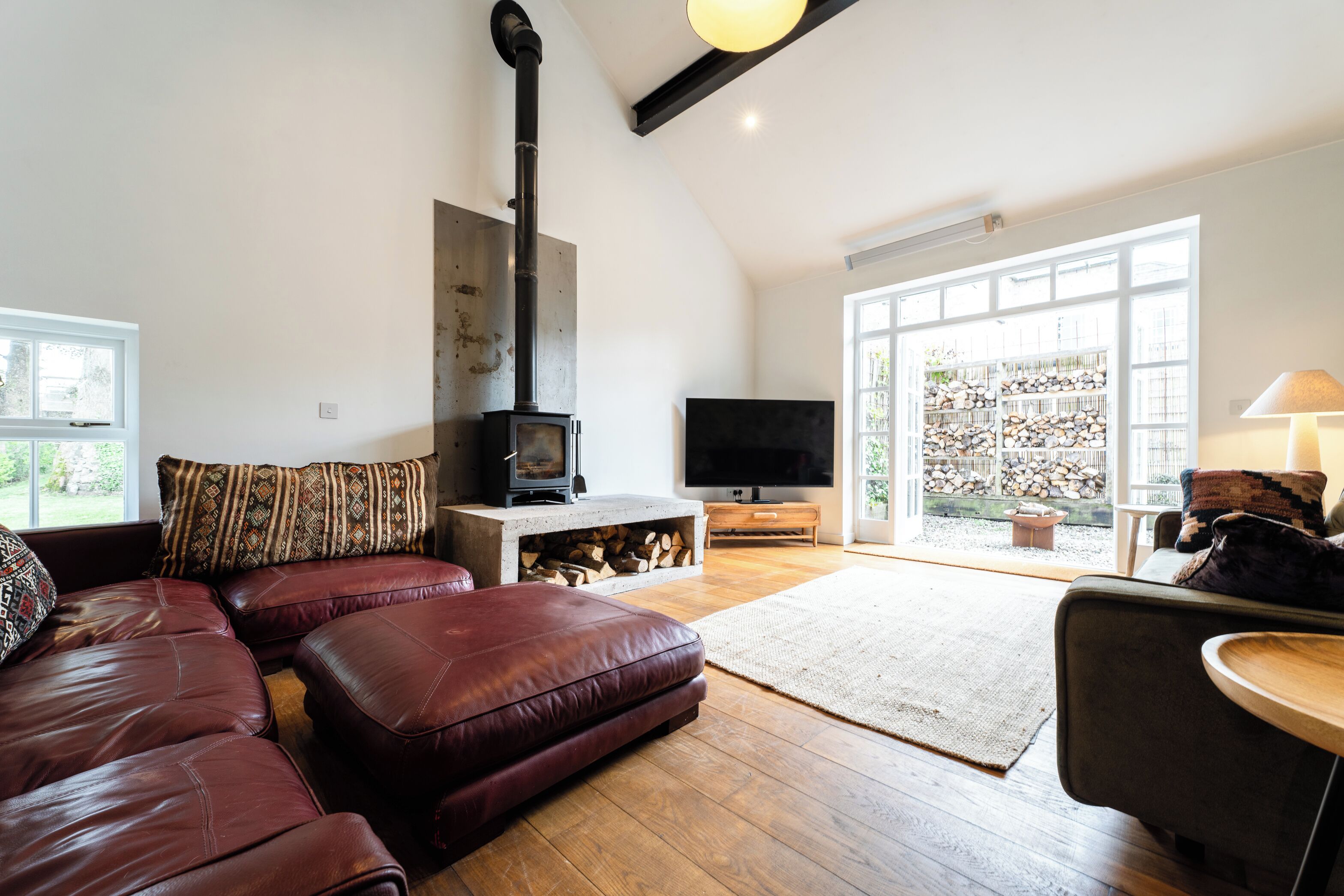 3 soverom, skrivebord, skrivebord for bærbar PC og wi-fi (inkludert)