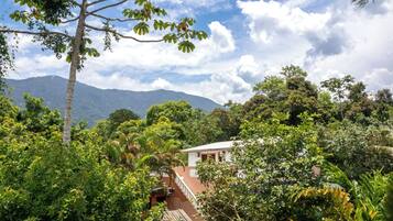 Espaço de trabalho para notebook, Wi-Fi de cortesia, roupa de cama