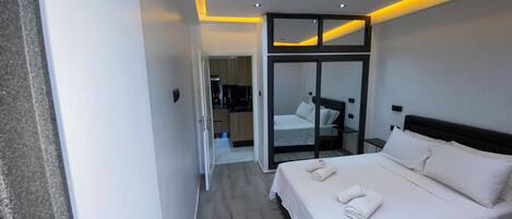 1 slaapkamer, een strijkplank/strijkijzer, wifi, beddengoed