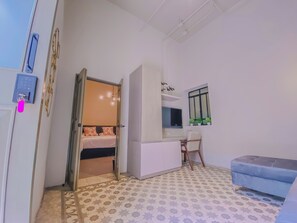1 habitación, escritorio, wifi y ropa de cama