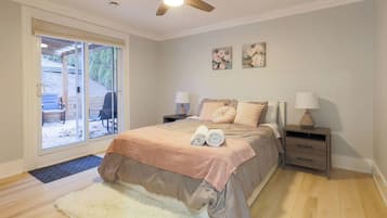 3 bedrooms, iron/ironing board, travel crib, WiFi