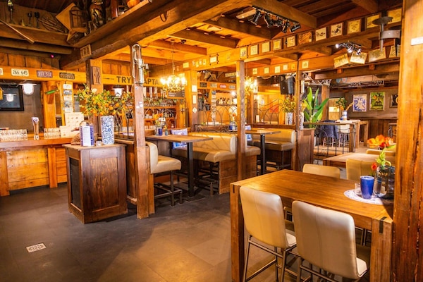 Chalet | Dining