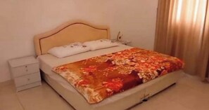 1 soverom, strykejern/-brett og sengetøy