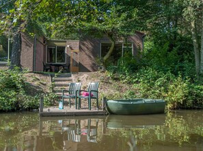 Terrace/patio - Bungalow in Weert With Private Jetty (Weert)
