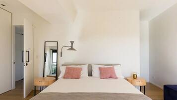 1 habitación, tabla de planchar con plancha, wifi gratis y ropa de cama