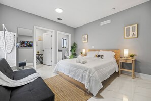 Iron/ironing board, free WiFi, bed sheets