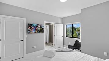 4 bedrooms, iron/ironing board, free WiFi, bed sheets