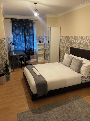 Lovely & Spacious Flat @Creekside Deptford