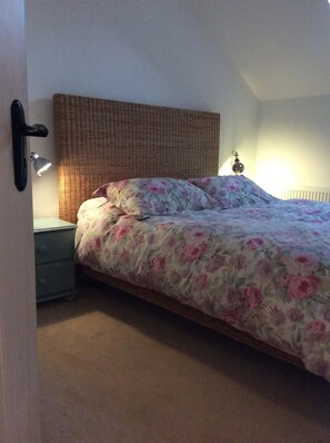 2 bedrooms, desk, iron/ironing board, WiFi - The Coach house of Durhamstown Castle
(Bohermeen)