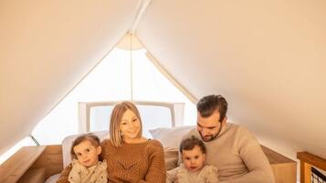 Zelt | 2 Schlafzimmer, individuell eingerichtet, Bettwäsche