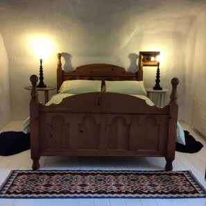 2 chambres, coffres-forts dans les chambres, bureau