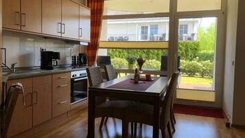 Apartment | Dapur peribadi | Ketuhar, cerek elektrik, pembakar roti