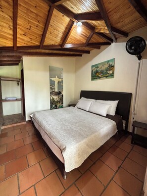 1 chambre, Wi-Fi gratuit, draps fournis