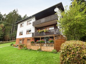 Apartment | Exterior - Ferienwohnung mit Balkon im Schwarzwald (Waldachtal)