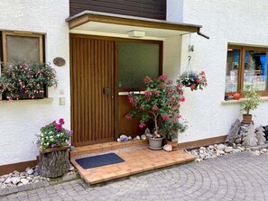 Apartment | Exterior - Ferienwohnung mit Balkon im Schwarzwald (Waldachtal)