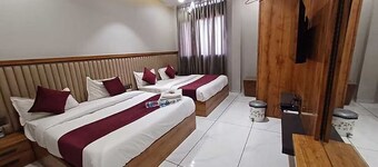 Mann Holiday Resort 