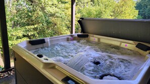 Tina de hidromasaje al aire libre