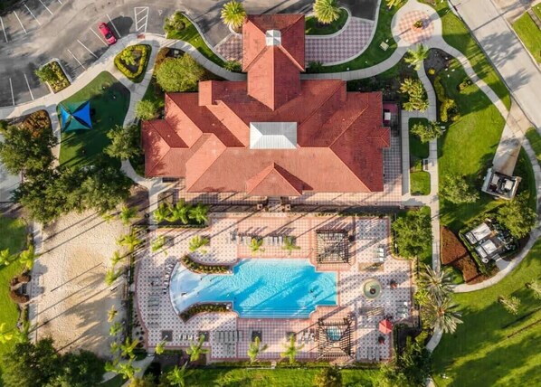 Front of property - 16 Guest Pool Home w Lake Facing Sundeck (Kissimmee)