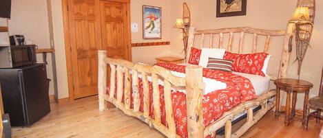 1 غرفة نوم ومكواة/لوح كي وواي فاي مجانًا وملاءات أسرّة