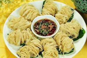 Makanan dan minuman