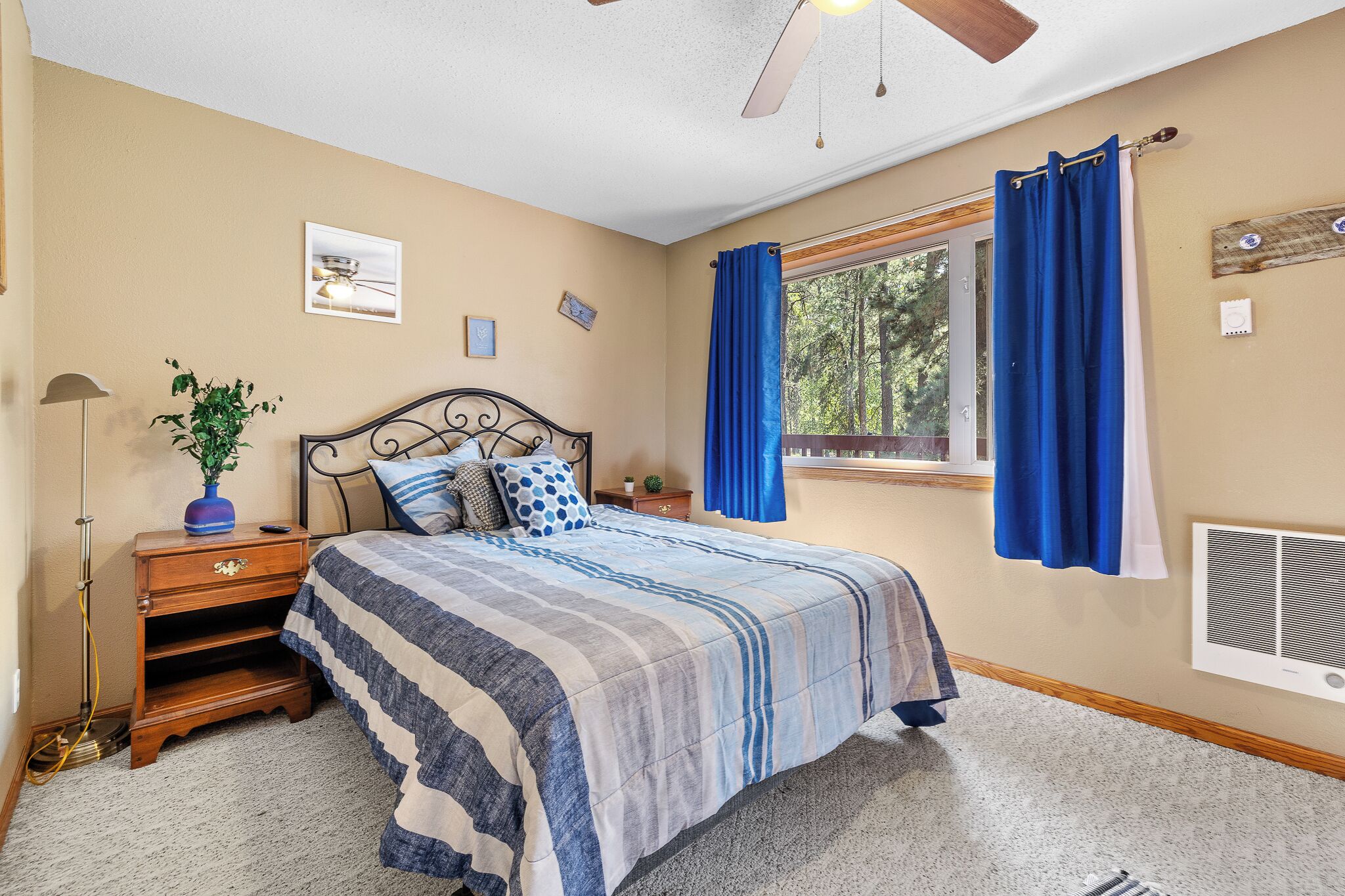 Private Cabin Retreat Near Main St & Attractions!