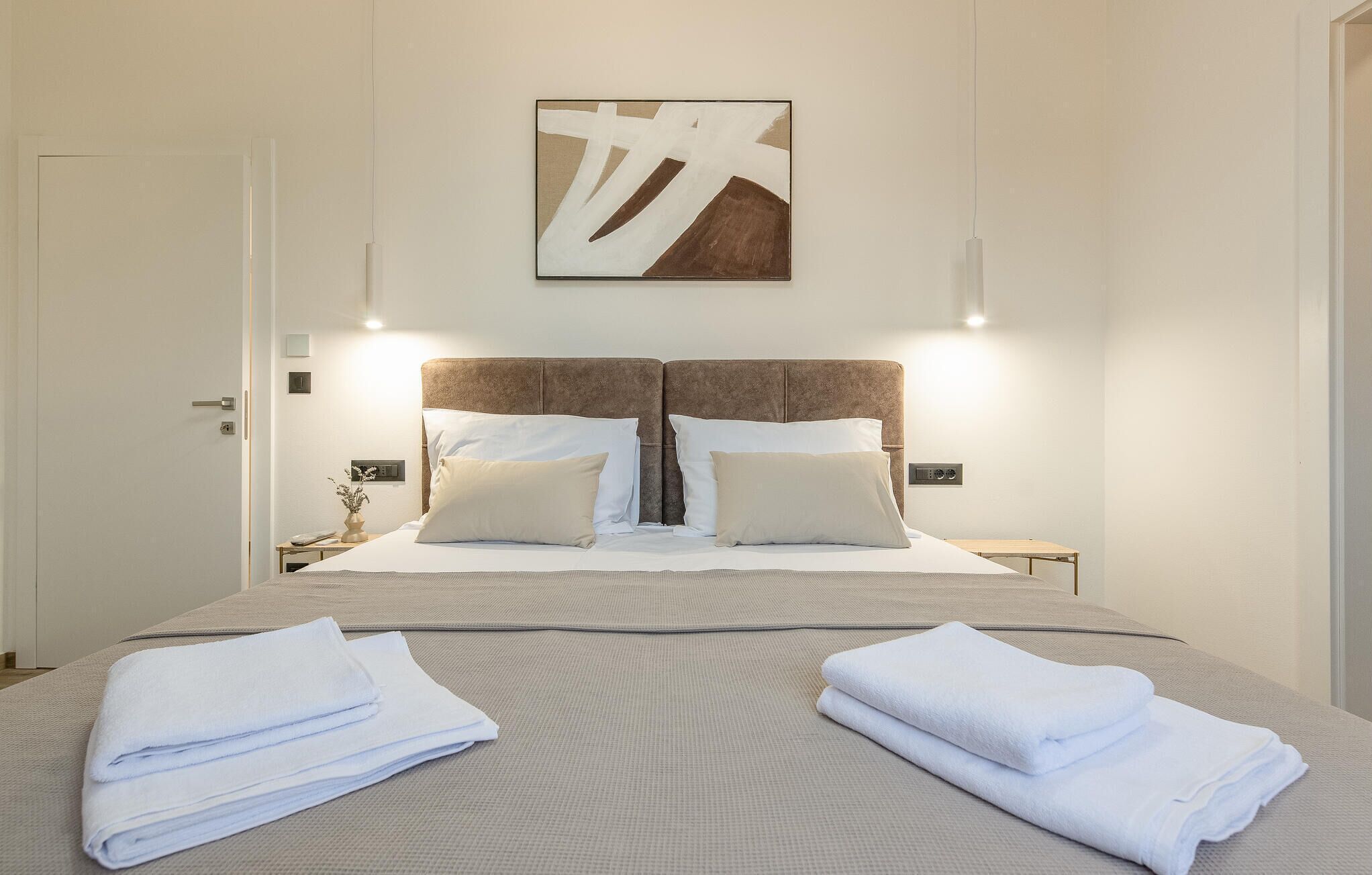4 bedrooms, in-room safe, iron/ironing board, travel cot