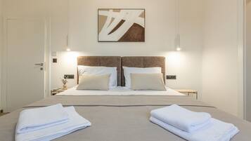 4 bedrooms, in-room safe, iron/ironing board, travel cot
