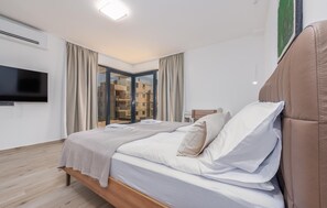 4 Schlafzimmer, Zimmersafe, Bügeleisen/Bügelbrett, Reisekinderbett